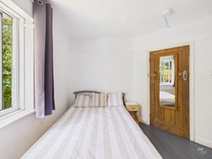 bedroom - click for photo gallery